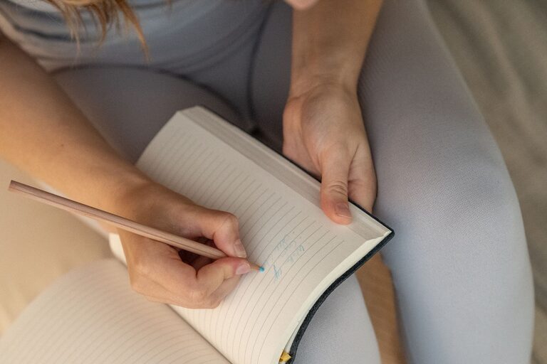 How to Journal for Greater Clarity and Focus